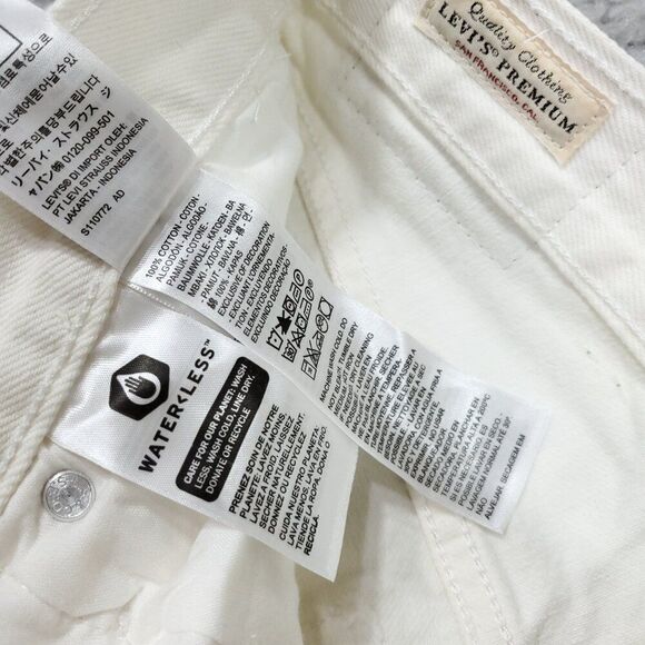 Levi's Premium 501 Original Straight Jeans Size 26 x 32 White High Rise Raw Hem - Picture 5 of 10